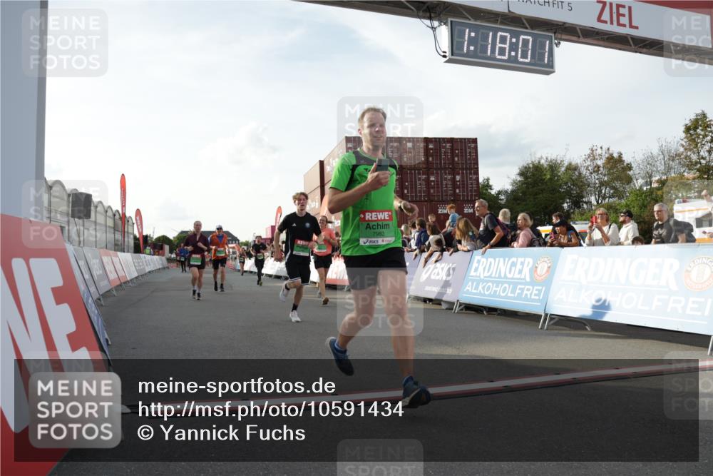 03.10.2026 - Köhlbrandbrückenlauf Yannick Fuchs http://msf.ph/oto/10591434 03.10.2026 16:18:02 Ziel 7153, 7775, 7785, 7946, 7983, 8521, 8893, 9244, 9470, 9802 meine-sportfotos.de