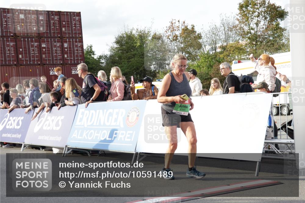 03.10.2026 - Köhlbrandbrückenlauf Yannick Fuchs http://msf.ph/oto/10591489 03.10.2026 16:18:12 Ziel 7153, 7265, 7535, 7578, 7991, 8056, 8057, 8355, 8377, 8430, 8517, 8586, 8587, 8588, 8722, 8738, 8770, 8844, 8882, 8884, 9232, 9668 meine-sportfotos.de