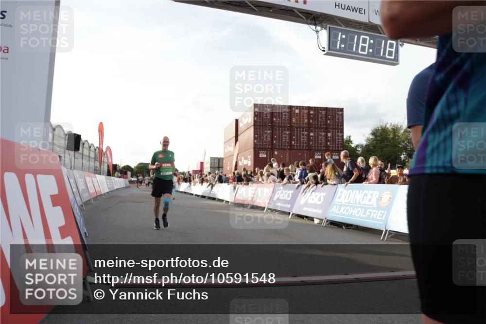 03.10.2026 - Köhlbrandbrückenlauf Yannick Fuchs http://msf.ph/oto/10591548 03.10.2026 16:18:19 Ziel 7332, 7535, 7578, 8056, 8057, 8377, 8430, 8517, 8586, 8587, 8588, 8722, 8745, 8770, 8844, 8882, 8884, 9195, 9232, 9668 meine-sportfotos.de
