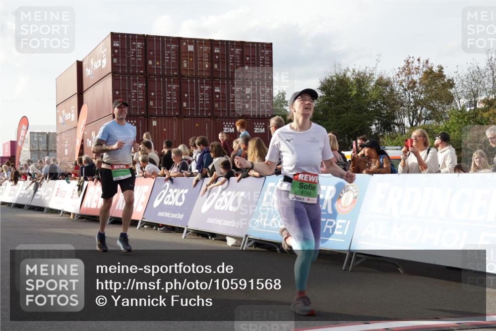 03.10.2026 - Köhlbrandbrückenlauf Yannick Fuchs http://msf.ph/oto/10591568 03.10.2026 16:18:24 Ziel 7332, 7498, 7514, 8000, 8001, 8517, 8745, 8954, 9195 meine-sportfotos.de