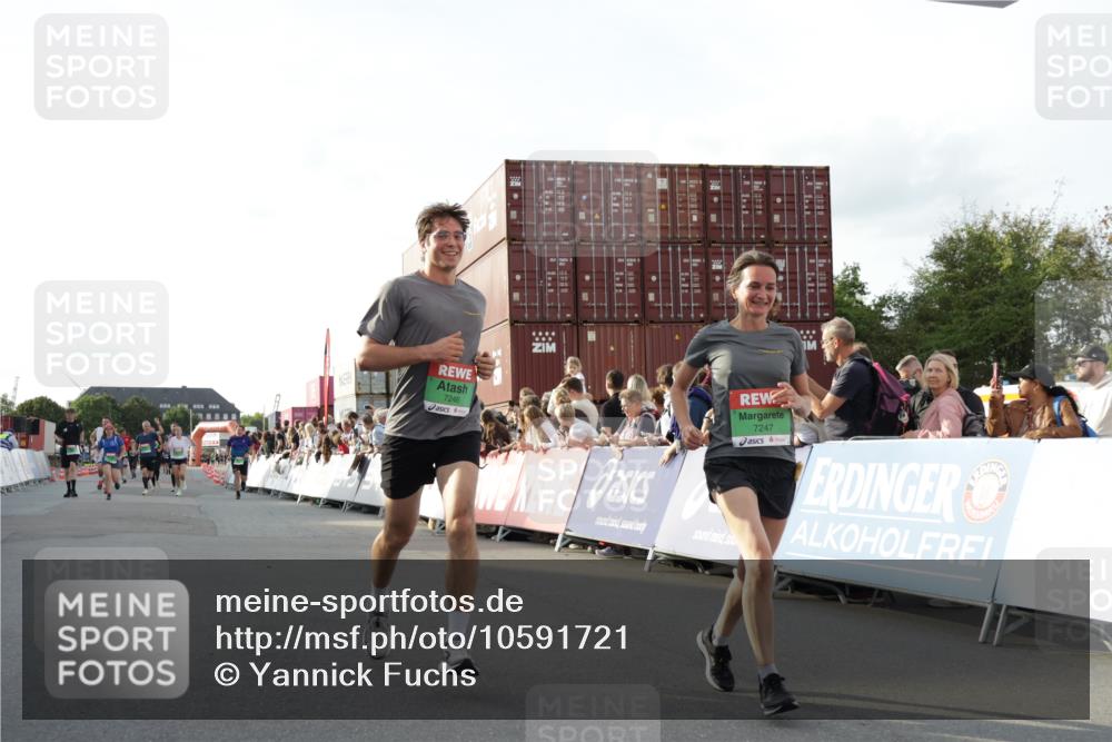 03.10.2026 - Köhlbrandbrückenlauf Yannick Fuchs http://msf.ph/oto/10591721 03.10.2026 16:18:46 Ziel 7211, 7230, 7246, 7247, 7763, 8028, 8389, 8390, 8435, 8488, 8607, 8862, 9075, 9105, 9275, 9358 meine-sportfotos.de