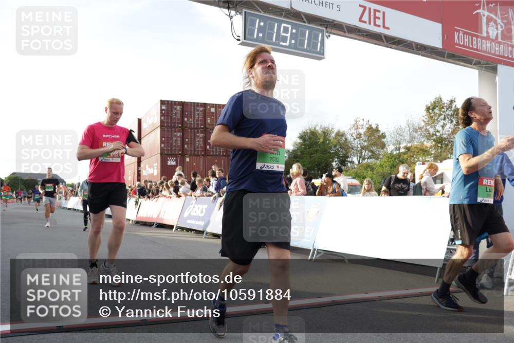03.10.2026 - Köhlbrandbrückenlauf Yannick Fuchs http://msf.ph/oto/10591884 03.10.2026 16:19:12 Ziel 7155, 7177, 7178, 7188, 7532, 8344, 8527, 8703, 8879, 9043, 9080, 9150 meine-sportfotos.de