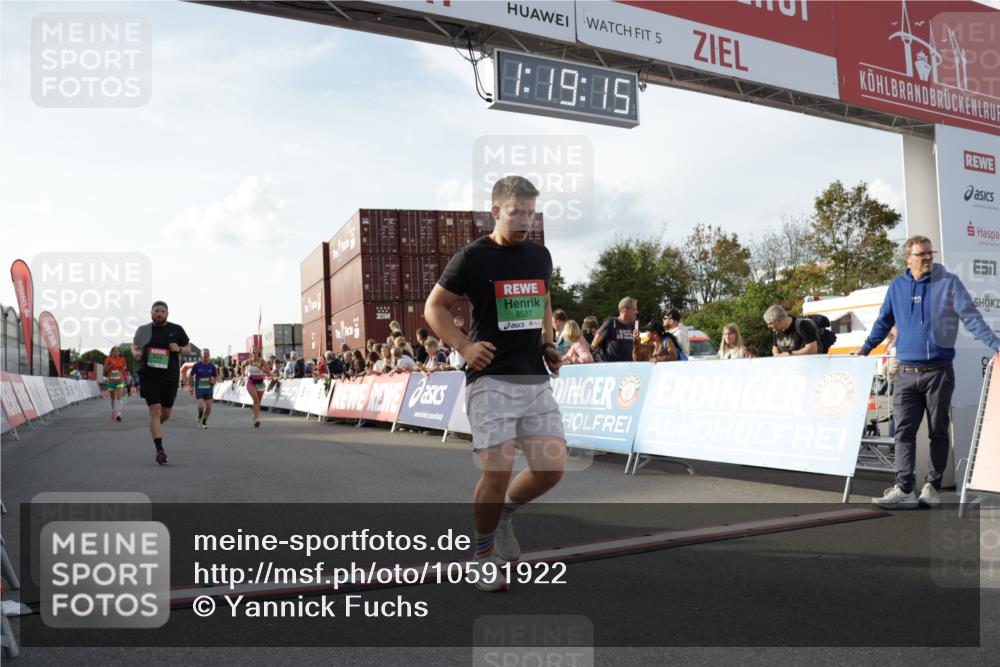 03.10.2026 - Köhlbrandbrückenlauf Yannick Fuchs http://msf.ph/oto/10591922 03.10.2026 16:19:16 Ziel 7155, 7177, 7178, 7188, 7532, 8344, 8527, 9043, 9080 meine-sportfotos.de
