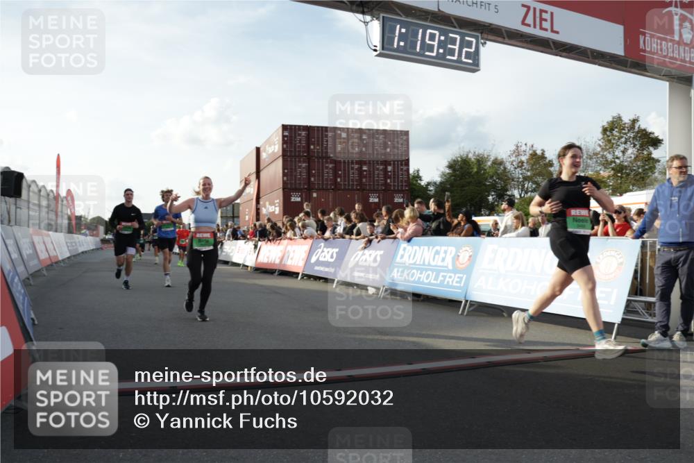03.10.2026 - Köhlbrandbrückenlauf Yannick Fuchs http://msf.ph/oto/10592032 03.10.2026 16:19:33 Ziel 7629, 7630, 7634, 7782, 7783, 7950, 7953, 8109, 8468, 8950, 9192, 9490, 9669 meine-sportfotos.de