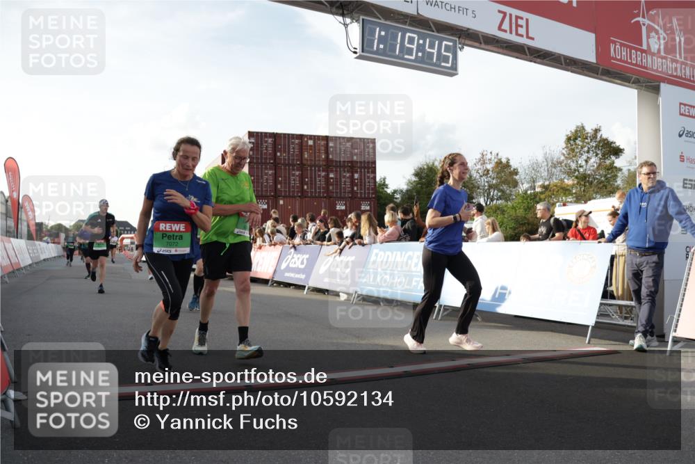 03.10.2026 - Köhlbrandbrückenlauf Yannick Fuchs http://msf.ph/oto/10592134 03.10.2026 16:19:46 Ziel 7072, 7167, 7168, 7661, 7673, 7740, 8005, 8813, 8836, 8938, 8950, 9092, 9192, 9268, 9373, 9625, 9790 meine-sportfotos.de