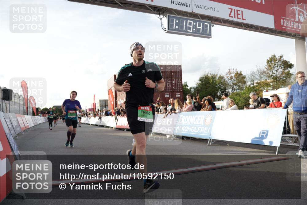 03.10.2026 - Köhlbrandbrückenlauf Yannick Fuchs http://msf.ph/oto/10592150 03.10.2026 16:19:48 Ziel 7072, 7167, 7168, 7661, 7673, 7740, 8005, 8128, 8688, 8813, 8836, 8938, 9092, 9268, 9373, 9625, 9790 meine-sportfotos.de