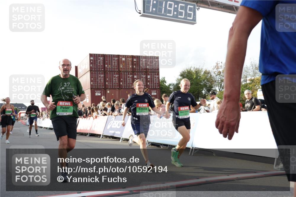 03.10.2026 - Köhlbrandbrückenlauf Yannick Fuchs http://msf.ph/oto/10592194 03.10.2026 16:19:55 Ziel 7167, 7168, 7540, 7740, 8128, 8688, 8717, 8836, 8938, 8995, 9355, 9625 meine-sportfotos.de