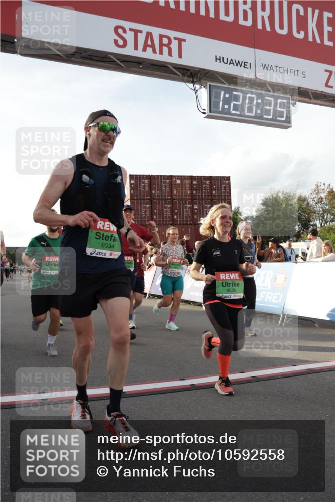 03.10.2026 - Köhlbrandbrückenlauf Yannick Fuchs http://msf.ph/oto/10592558 03.10.2026 16:20:36 Ziel 7098, 7466, 7574, 7681, 8241, 8308, 8361, 8380, 8382, 8438, 8450, 8534, 8981, 8982, 9525, 9529 meine-sportfotos.de