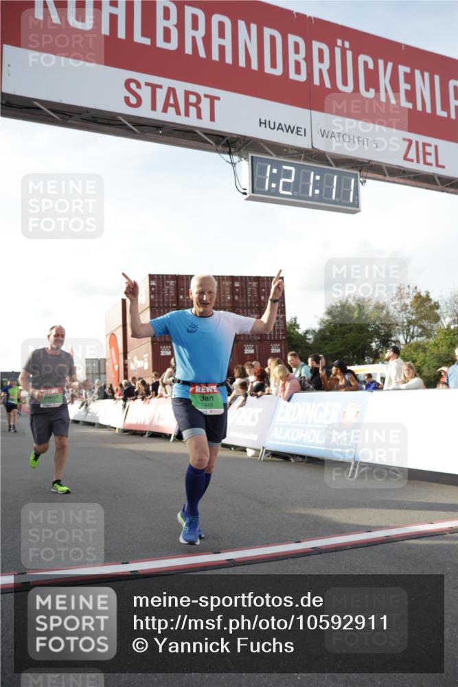 03.10.2026 - Köhlbrandbrückenlauf Yannick Fuchs http://msf.ph/oto/10592911 03.10.2026 16:21:11 Ziel 7245, 7301, 7302, 7448, 7711, 8535, 8565, 8821, 8948, 8949, 9173 meine-sportfotos.de