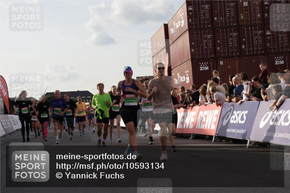 03.10.2026 - Köhlbrandbrückenlauf Yannick Fuchs http://msf.ph/oto/10593134 03.10.2026 16:21:38 Ziel 4108, 7079, 7097, 7439, 7469, 7470, 7734, 7735, 7738, 8110, 8490, 8708, 8728, 8842, 8845, 8860, 8895, 9000, 9201, 9203, 9327, 9394, 9689, 9739, 9740 meine-sportfotos.de