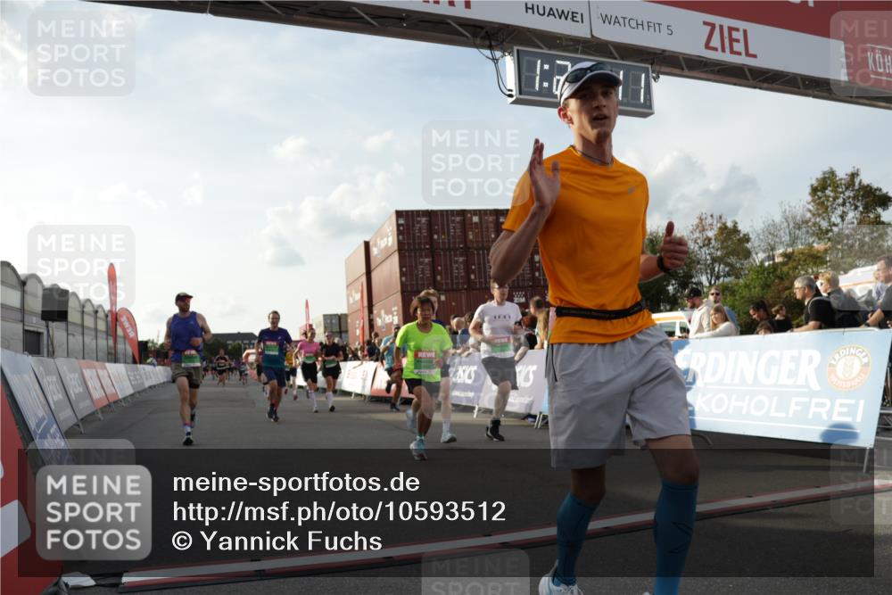 03.10.2026 - Köhlbrandbrückenlauf Yannick Fuchs http://msf.ph/oto/10593512 03.10.2026 16:22:12 Ziel 7134, 7140, 7141, 7156, 7200, 7201, 7485, 7487, 7834, 7891, 7926, 7944, 8436, 8591, 8695, 9014, 9015, 9095, 9245, 9307, 9309, 9310, 9346, 9392, 9474, 9691 meine-sportfotos.de