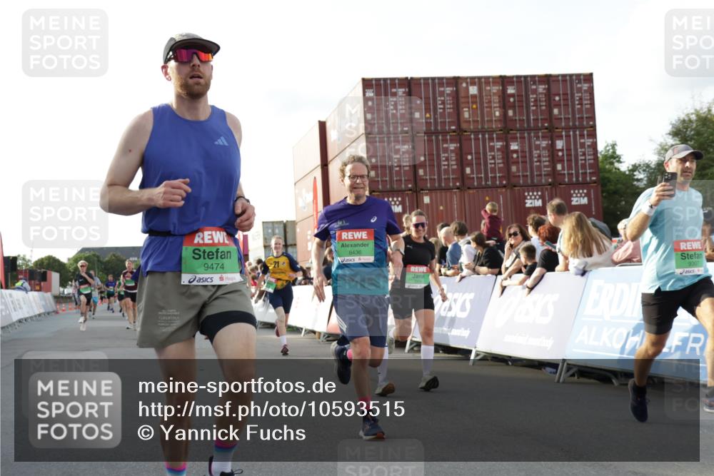 03.10.2026 - Köhlbrandbrückenlauf Yannick Fuchs http://msf.ph/oto/10593515 03.10.2026 16:22:13 Ziel 7134, 7140, 7141, 7156, 7200, 7201, 7485, 7487, 7834, 7891, 7926, 7944, 8436, 8591, 8695, 9014, 9015, 9095, 9245, 9307, 9309, 9310, 9346, 9392, 9474, 9691 meine-sportfotos.de