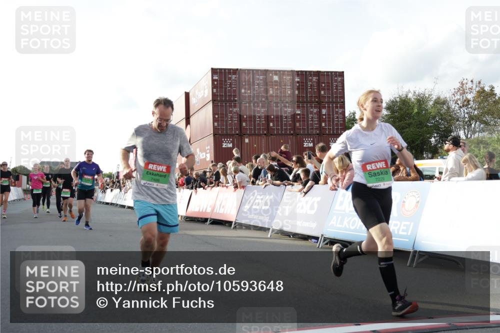 03.10.2026 - Köhlbrandbrückenlauf Yannick Fuchs http://msf.ph/oto/10593648 03.10.2026 16:22:25 Ziel 7141, 7229, 7486, 7819, 7890, 7891, 7944, 8474, 8504, 8639, 8983, 9021, 9178, 9245, 9347 meine-sportfotos.de