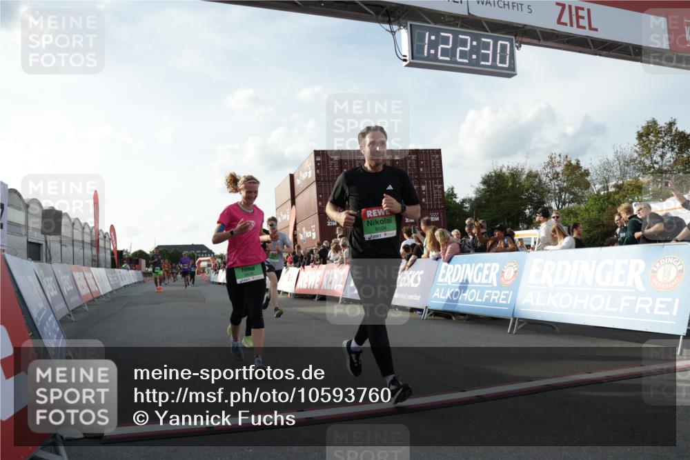03.10.2026 - Köhlbrandbrückenlauf Yannick Fuchs http://msf.ph/oto/10593760 03.10.2026 16:22:31 Ziel 7163, 7793, 7819, 7890, 8474, 8504, 8639, 8983, 9178, 9347, 9386 meine-sportfotos.de