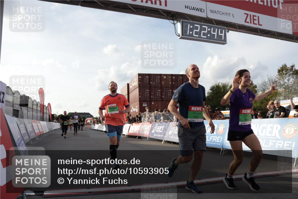 03.10.2026 - Köhlbrandbrückenlauf Yannick Fuchs http://msf.ph/oto/10593905 03.10.2026 16:22:45 Ziel 7530, 7945, 7988, 8414, 8991, 9386, 9402, 9487, 9546, 9562, 9789, 9832, 9834 meine-sportfotos.de