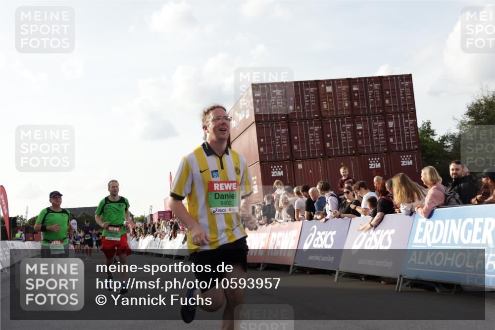 03.10.2026 - Köhlbrandbrückenlauf Yannick Fuchs http://msf.ph/oto/10593957 03.10.2026 16:22:53 Ziel 7530, 7988, 7992, 8345, 8419, 8701, 9402, 9487, 9546, 9562, 9789 meine-sportfotos.de