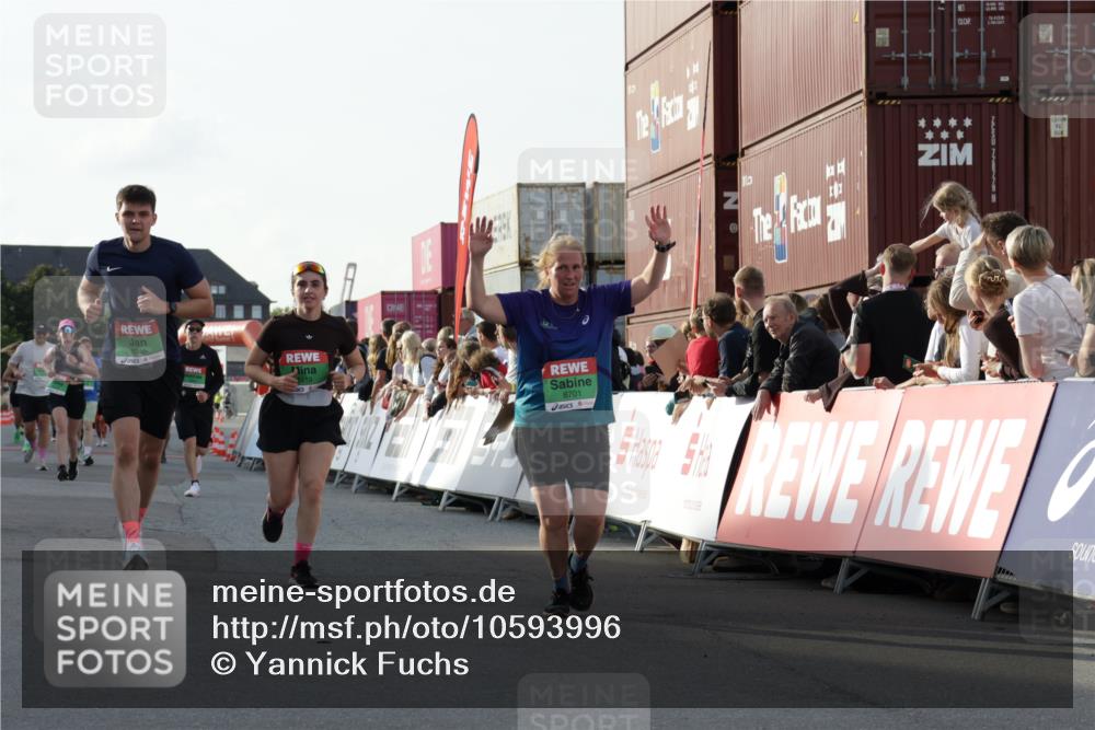 03.10.2026 - Köhlbrandbrückenlauf Yannick Fuchs http://msf.ph/oto/10593996 03.10.2026 16:22:58 Ziel 7988, 7992, 8210, 8345, 8419, 8701, 8793, 8912, 9402, 9561, 9654 meine-sportfotos.de