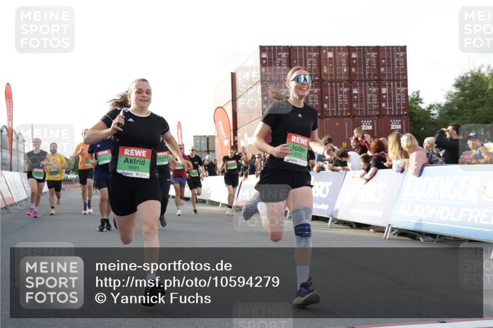 03.10.2026 - Köhlbrandbrückenlauf Yannick Fuchs http://msf.ph/oto/10594279 03.10.2026 16:23:17 Ziel 7481, 7576, 8130, 8424, 8425, 8536, 8568, 8579, 8625, 8681, 8759, 8769, 8792, 8838, 8853, 8854, 8934, 9112, 9287, 9452, 9512, 9582, 9719, 9747, 9839 meine-sportfotos.de