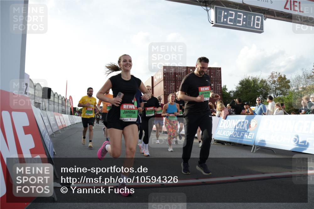 03.10.2026 - Köhlbrandbrückenlauf Yannick Fuchs http://msf.ph/oto/10594326 03.10.2026 16:23:19 Ziel 7481, 7576, 8130, 8536, 8568, 8579, 8625, 8681, 8759, 8769, 8792, 8838, 8853, 8854, 9112, 9287, 9452, 9512, 9582, 9681, 9747, 9839 meine-sportfotos.de