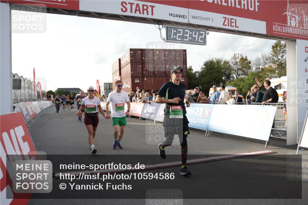 03.10.2026 - Köhlbrandbrückenlauf Yannick Fuchs http://msf.ph/oto/10594586 03.10.2026 16:23:43 Ziel 7090, 7287, 7553, 7652, 7894, 8507, 8596, 8762, 8922, 8926, 9065, 9152, 9317, 9328, 9464, 9801 meine-sportfotos.de