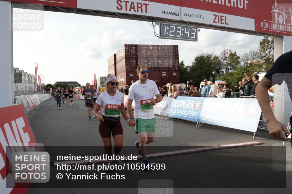 03.10.2026 - Köhlbrandbrückenlauf Yannick Fuchs http://msf.ph/oto/10594599 03.10.2026 16:23:44 Ziel 7090, 7184, 7287, 7553, 7652, 7894, 8507, 8596, 8762, 8922, 8926, 9065, 9152, 9317, 9328, 9801 meine-sportfotos.de