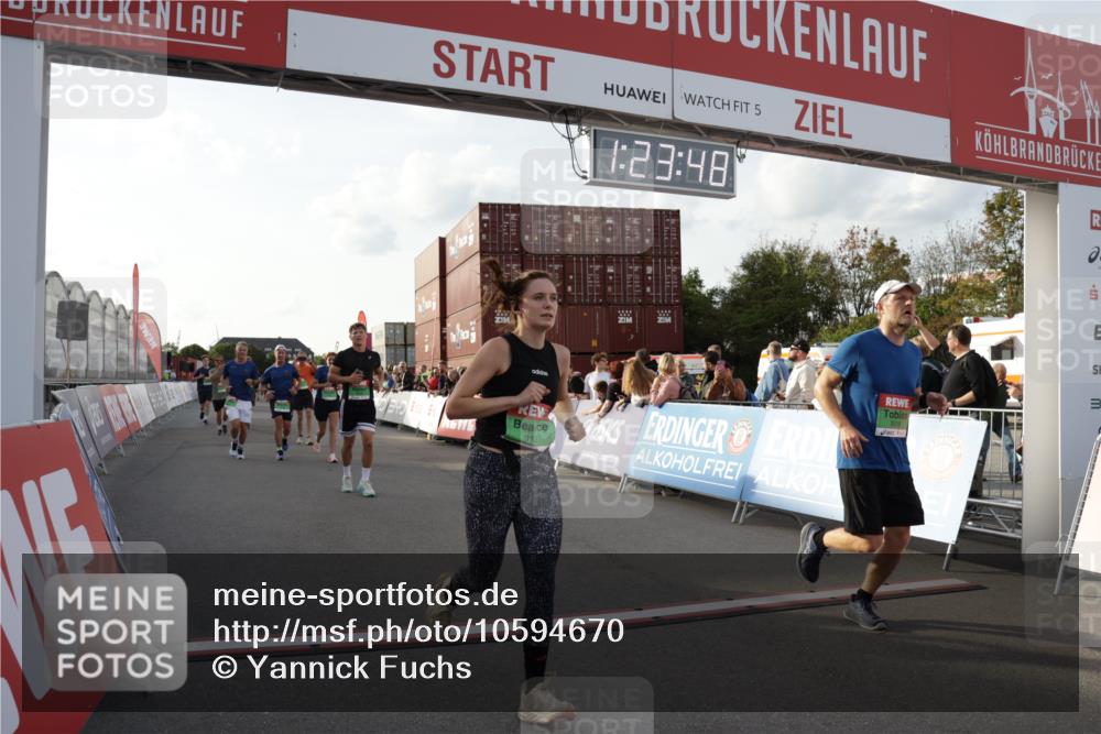 03.10.2026 - Köhlbrandbrückenlauf Yannick Fuchs http://msf.ph/oto/10594670 03.10.2026 16:23:49 Ziel 7184, 7287, 7652, 7703, 8507, 8596, 8730, 8762, 8820, 8869, 8922, 9065, 9139, 9152, 9328, 9741, 9801 meine-sportfotos.de
