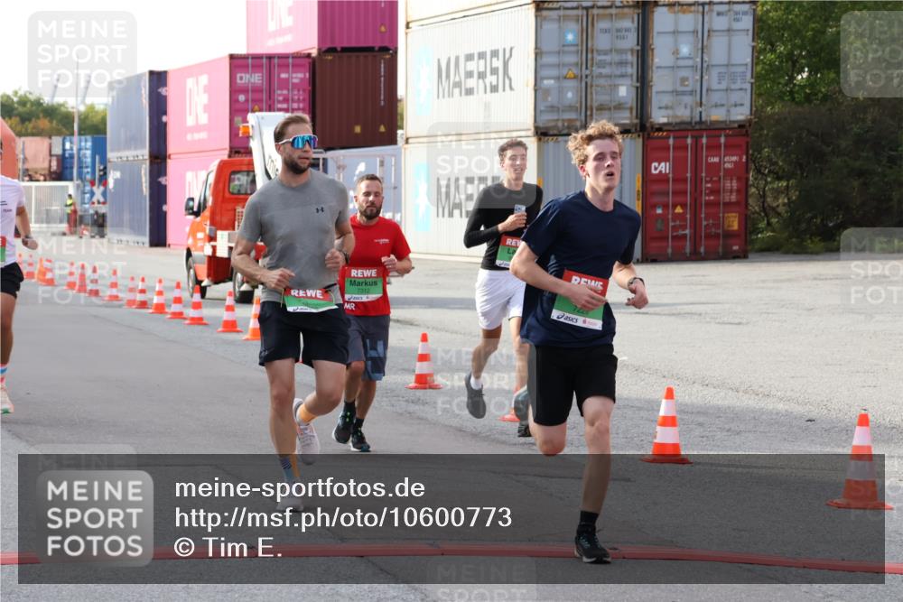 03.10.2026 - Köhlbrandbrückenlauf Tim E. http://msf.ph/oto/10600773 03.10.2026 16:07:20 Ziel 7220, 7312, 7907, 8968, 9666, 9797, 9811, 9822 meine-sportfotos.de