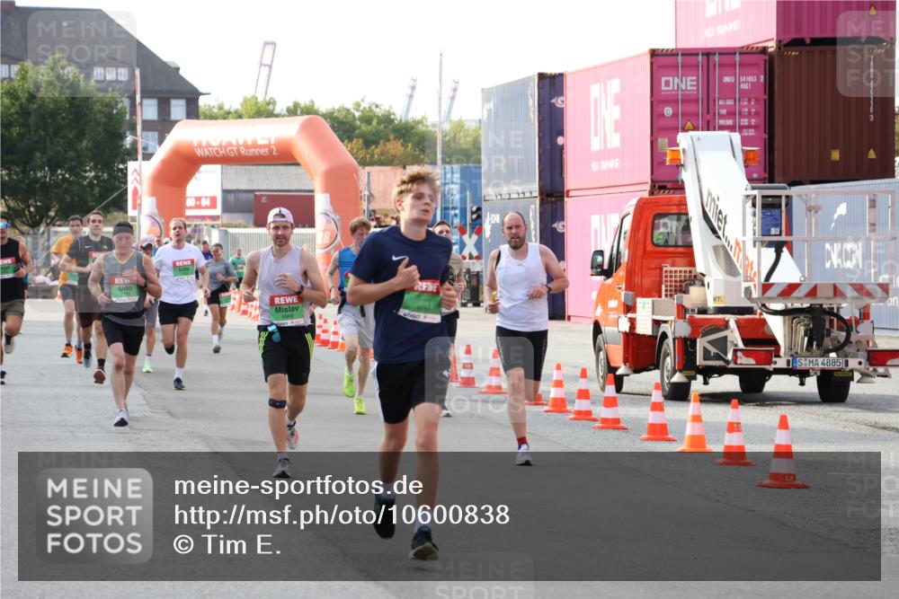 03.10.2026 - Köhlbrandbrückenlauf Tim E. http://msf.ph/oto/10600838 03.10.2026 16:07:25 Ziel 7066, 7242, 7312, 7404, 7405, 7406, 7765, 7907, 8314, 8968, 9666, 9797, 9822 meine-sportfotos.de