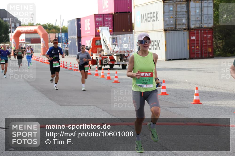 03.10.2026 - Köhlbrandbrückenlauf Tim E. http://msf.ph/oto/10601008 03.10.2026 16:07:37 Ziel 7404, 7405, 7406, 8290, 8314, 8455, 8497, 9710, 9809, 9838 meine-sportfotos.de