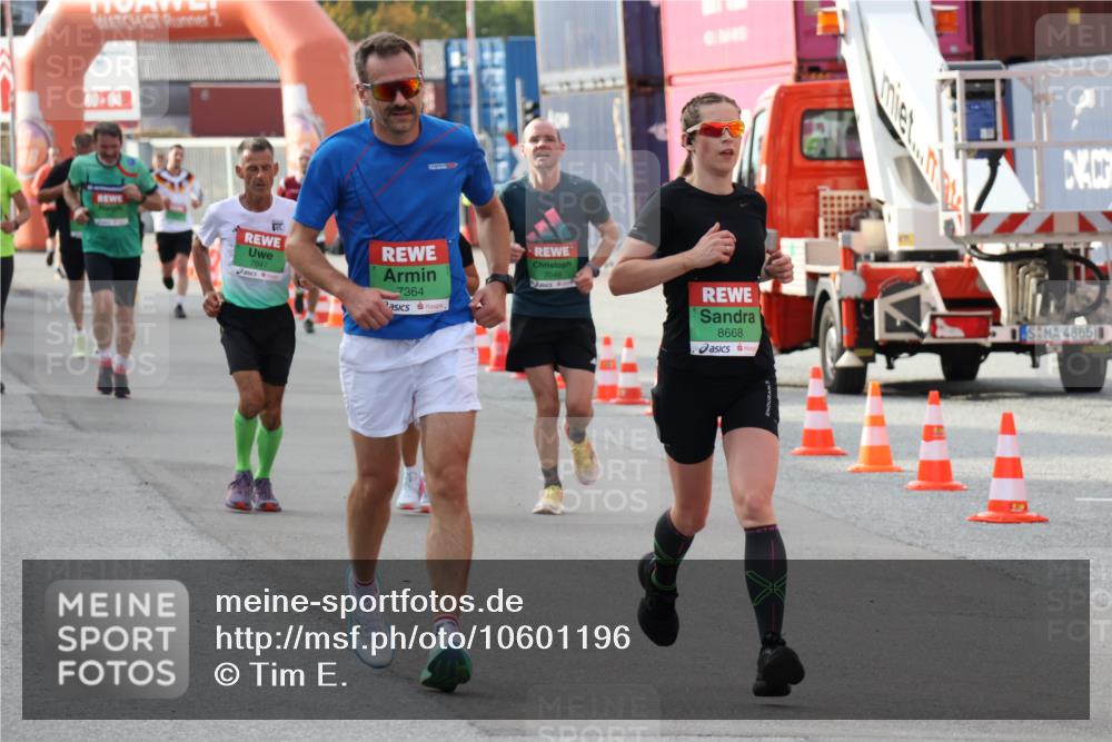 03.10.2026 - Köhlbrandbrückenlauf Tim E. http://msf.ph/oto/10601196 03.10.2026 16:07:54 Ziel 7047, 7048, 7049, 7364, 7921, 8172, 8302, 8479, 8668, 8794 meine-sportfotos.de