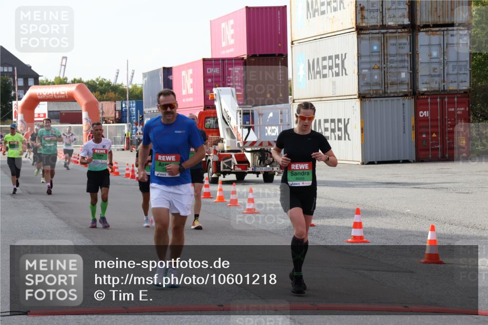 03.10.2026 - Köhlbrandbrückenlauf Tim E. http://msf.ph/oto/10601218 03.10.2026 16:07:56 Ziel 7047, 7048, 7049, 7364, 7921, 8172, 8479, 8668, 8794 meine-sportfotos.de