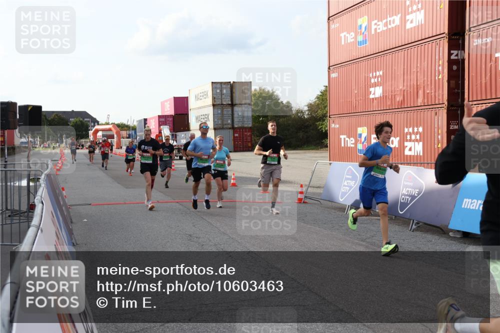 03.10.2026 - Köhlbrandbrückenlauf Tim E. http://msf.ph/oto/10603463 03.10.2026 16:10:36 Ziel 7120, 7121, 7376, 7480, 7705, 7856, 7868, 7869, 7933, 8165, 8178, 8329, 8416, 8498, 8887, 8939, 9300, 9736 meine-sportfotos.de