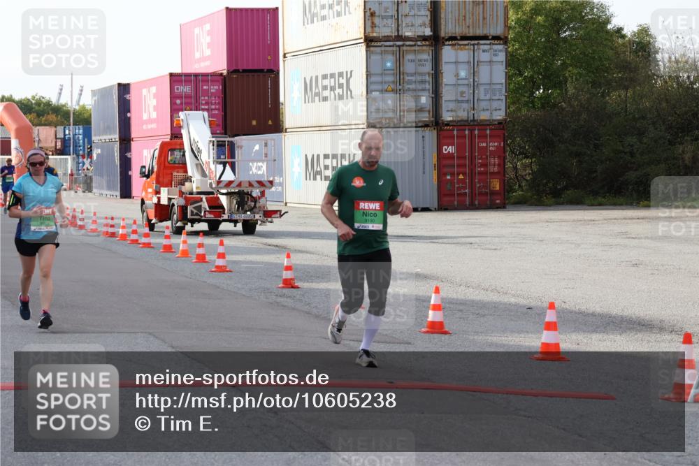 03.10.2026 - Köhlbrandbrückenlauf Tim E. http://msf.ph/oto/10605238 03.10.2026 16:12:25 Ziel 7115, 7593, 7767, 8171, 8651, 8802, 8911, 9190 meine-sportfotos.de