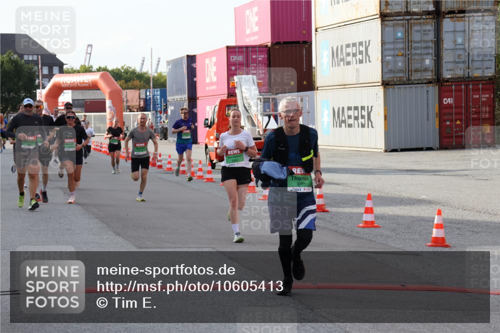 03.10.2026 - Köhlbrandbrückenlauf Tim E. http://msf.ph/oto/10605413 03.10.2026 16:12:33 Ziel 7666, 7767, 7855, 8315, 8651, 8772, 8802, 8969, 9692, 9715, 9744 meine-sportfotos.de