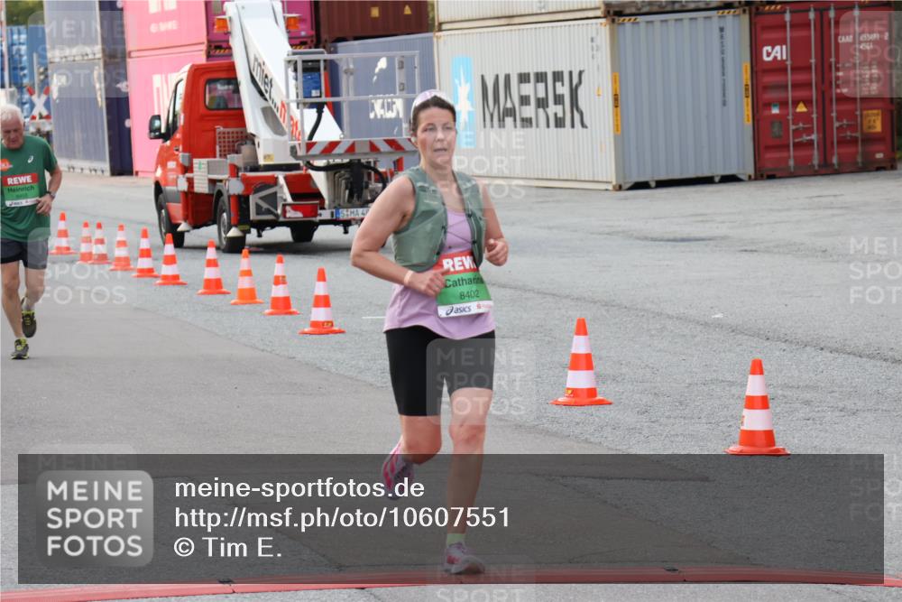 03.10.2026 - Köhlbrandbrückenlauf Tim E. http://msf.ph/oto/10607551 03.10.2026 16:14:29 Ziel 7101, 8402, 8493, 8528, 8529, 8855, 8905, 9569 meine-sportfotos.de