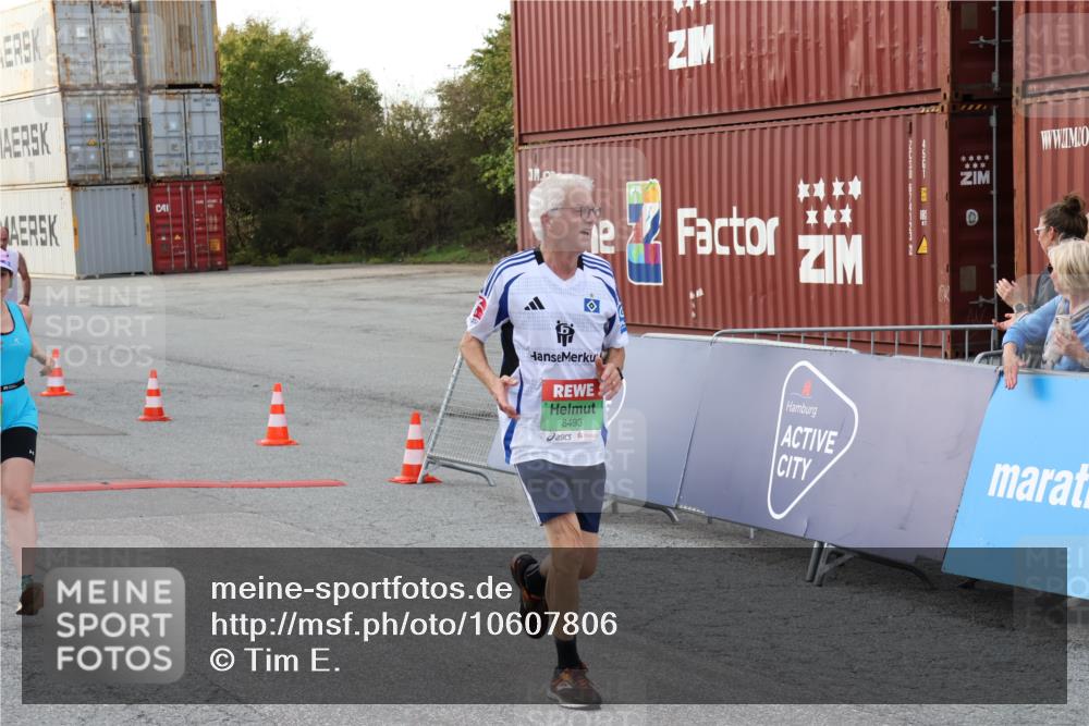 03.10.2026 - Köhlbrandbrückenlauf Tim E. http://msf.ph/oto/10607806 03.10.2026 16:14:39 Ziel 7643, 7952, 8295, 8420, 8493, 8656, 8657, 8684, 8743, 8905, 8942, 9058, 9399, 9569, 9805, 9840 meine-sportfotos.de