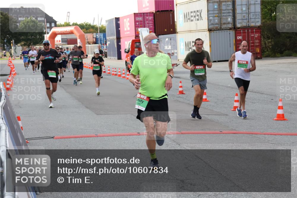 03.10.2026 - Köhlbrandbrückenlauf Tim E. http://msf.ph/oto/10607834 03.10.2026 16:14:41 Ziel 7643, 7952, 8295, 8420, 8493, 8656, 8657, 8684, 8743, 8871, 8905, 8942, 9058, 9399, 9769, 9805, 9840 meine-sportfotos.de