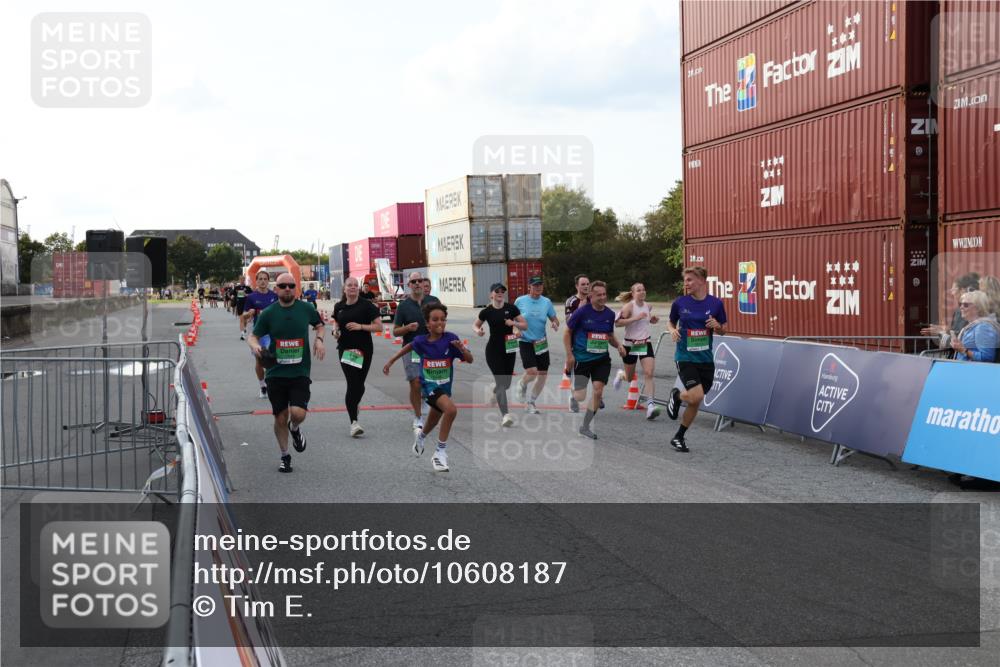 03.10.2026 - Köhlbrandbrückenlauf Tim E. http://msf.ph/oto/10608187 03.10.2026 16:14:55 Ziel 7848, 7849, 8453, 8482, 8608, 8615, 8619, 8774, 8779, 8848, 8871, 8913, 9023, 9066, 9097, 9123, 9488, 9769, 9823 meine-sportfotos.de