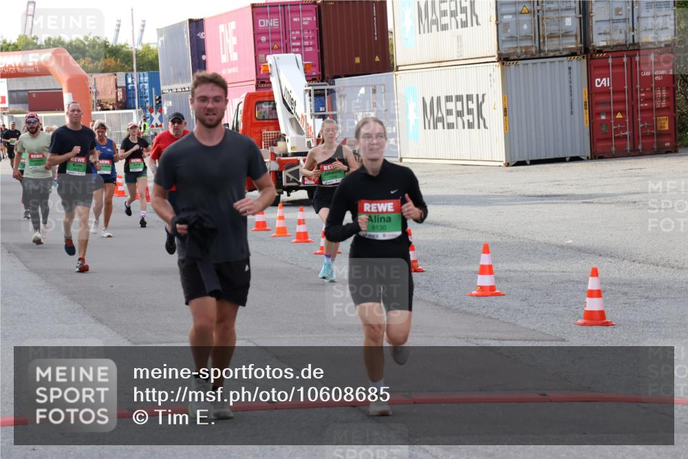 03.10.2026 - Köhlbrandbrückenlauf Tim E. http://msf.ph/oto/10608685 03.10.2026 16:15:10 Ziel 7071, 7349, 7512, 7513, 7600, 8577, 8598, 8637, 8642, 8679, 9115, 9130, 9792, 9818 meine-sportfotos.de