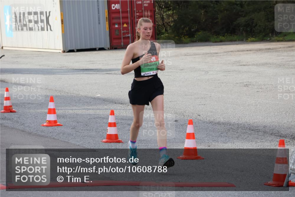 03.10.2026 - Köhlbrandbrückenlauf Tim E. http://msf.ph/oto/10608788 03.10.2026 16:15:13 Ziel 7071, 7318, 7349, 7440, 7512, 7513, 7600, 8598, 8626, 8627, 8637, 8642, 8679, 9115, 9130, 9792 meine-sportfotos.de