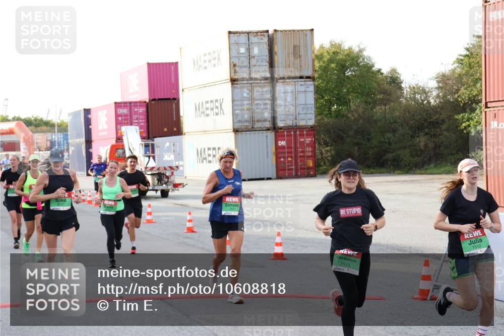 03.10.2026 - Köhlbrandbrückenlauf Tim E. http://msf.ph/oto/10608818 03.10.2026 16:15:18 Ziel 7071, 7318, 7349, 7440, 7512, 7513, 7536, 7600, 7616, 8167, 8294, 8598, 8626, 8627, 8637, 8642, 8679, 8744, 9010, 9115, 9142 meine-sportfotos.de