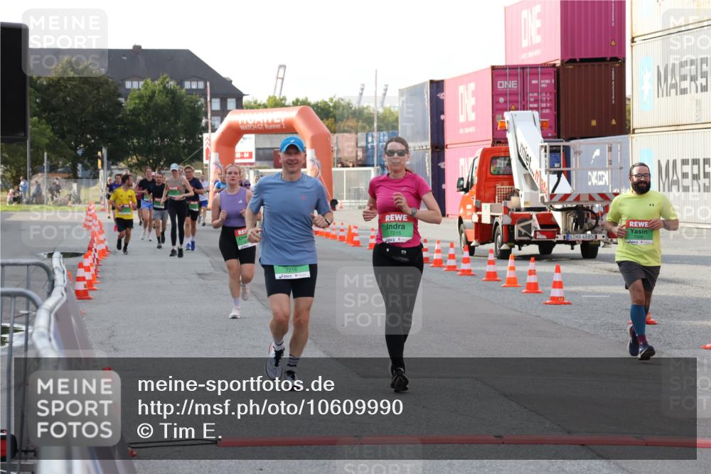 03.10.2026 - Köhlbrandbrückenlauf Tim E. http://msf.ph/oto/10609990 03.10.2026 16:16:12 Ziel 7006, 7007, 7215, 7216, 8539, 8785, 9280 meine-sportfotos.de