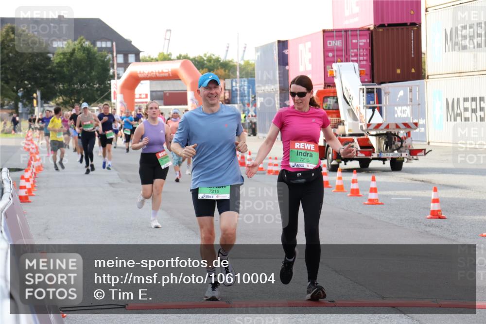03.10.2026 - Köhlbrandbrückenlauf Tim E. http://msf.ph/oto/10610004 03.10.2026 16:16:13 Ziel 7006, 7007, 7215, 7216, 8285, 8539 meine-sportfotos.de