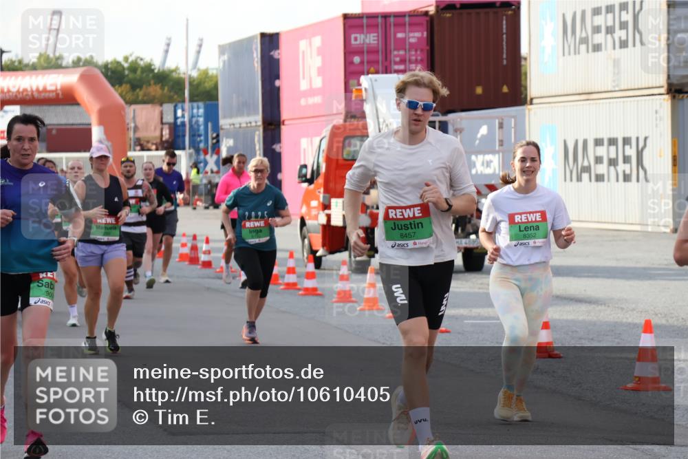 03.10.2026 - Köhlbrandbrückenlauf Tim E. http://msf.ph/oto/10610405 03.10.2026 16:16:30 Ziel 7289, 8150, 8161, 8213, 8352, 8457, 8467, 8492, 8614, 8674, 8787, 8904, 8936, 9039, 9088, 9098, 9104, 9321, 9400, 9707, 9771, 9806 meine-sportfotos.de