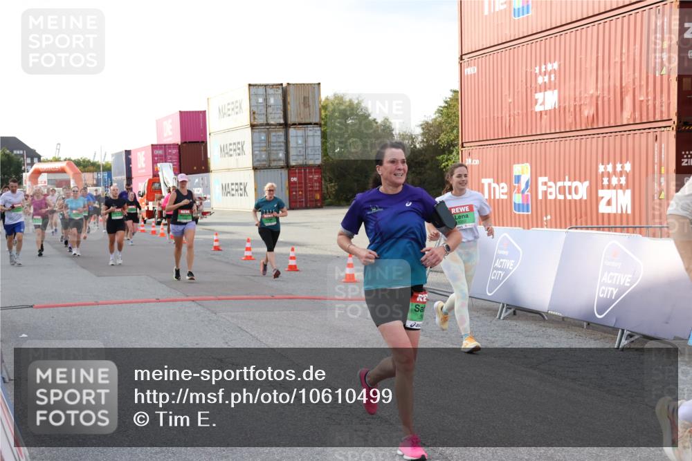 03.10.2026 - Köhlbrandbrückenlauf Tim E. http://msf.ph/oto/10610499 03.10.2026 16:16:34 Ziel 7056, 7289, 7658, 7659, 8150, 8161, 8213, 8352, 8442, 8457, 8467, 8492, 8614, 8674, 8706, 8904, 9039, 9055, 9088, 9098, 9104, 9128, 9321, 9400, 9771, 9806 meine-sportfotos.de