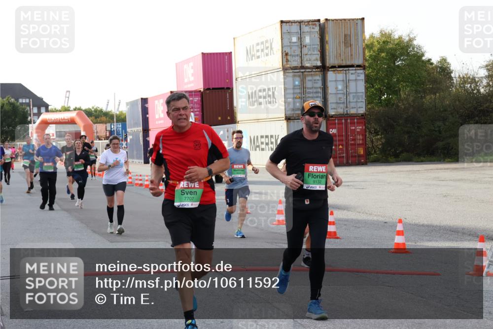 03.10.2026 - Köhlbrandbrückenlauf Tim E. http://msf.ph/oto/10611592 03.10.2026 16:17:23 Ziel 7008, 7078, 7214, 7424, 7425, 7707, 7721, 7802, 7803, 7804, 8349, 8367, 8370, 8476, 8499, 8650, 8810, 8856, 9132, 9312 meine-sportfotos.de