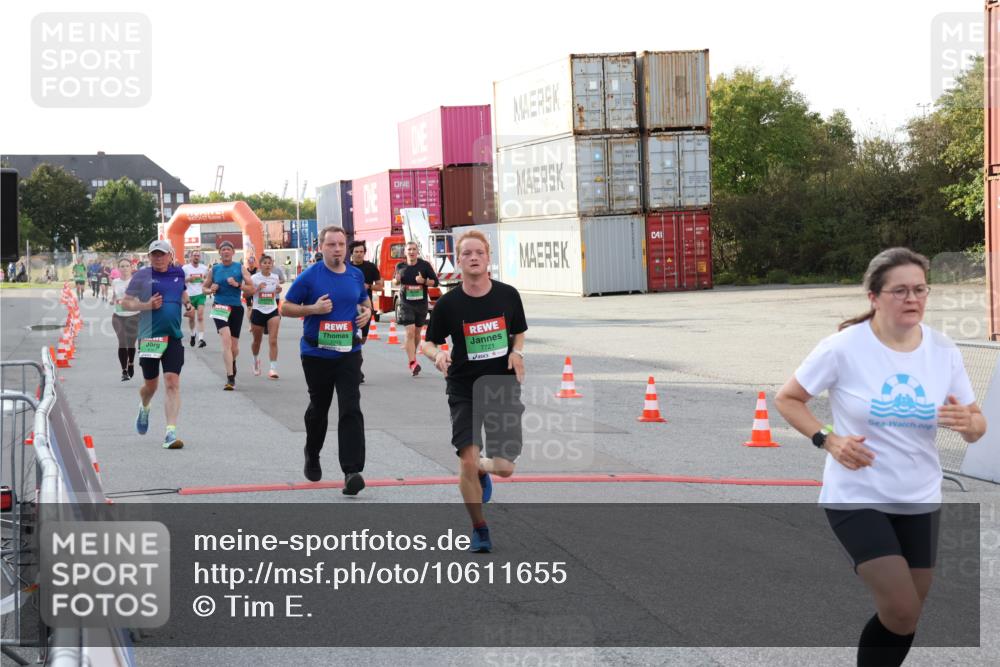 03.10.2026 - Köhlbrandbrückenlauf Tim E. http://msf.ph/oto/10611655 03.10.2026 16:17:28 Ziel 7008, 7078, 7170, 7214, 7424, 7425, 7721, 8367, 8370, 8476, 8499, 8612, 8636, 8650, 8776, 8810, 8856, 9312 meine-sportfotos.de