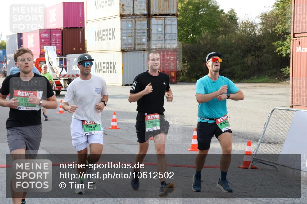03.10.2026 - Köhlbrandbrückenlauf Tim E. http://msf.ph/oto/10612502 03.10.2026 16:18:20 Ziel 7498, 7514, 7763, 8000, 8001, 8435, 8488, 8547, 8572, 8607, 8862, 8874, 8954, 9275, 9358, 9700, 9831 meine-sportfotos.de