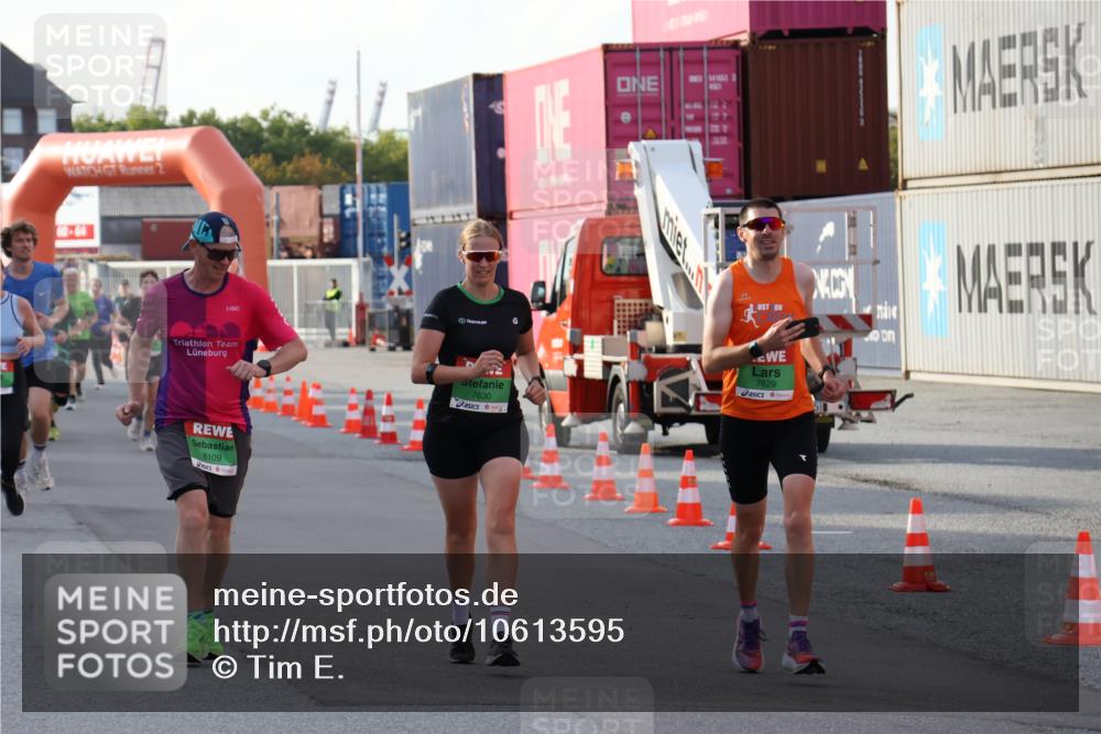 03.10.2026 - Köhlbrandbrückenlauf Tim E. http://msf.ph/oto/10613595 03.10.2026 16:19:11 Ziel 7629, 7630, 7950, 7953, 8109, 9669 meine-sportfotos.de