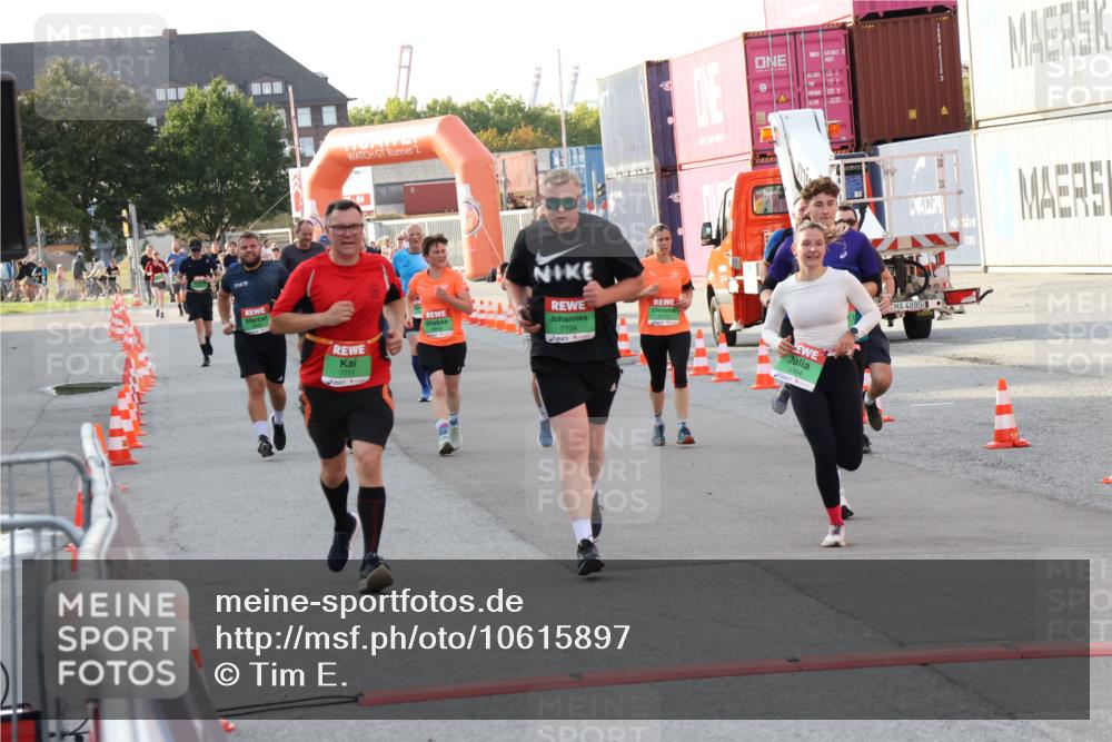 03.10.2026 - Köhlbrandbrückenlauf Tim E. http://msf.ph/oto/10615897 03.10.2026 16:20:48 Ziel 7245, 7336, 7448, 7704, 7711, 7791, 8364, 8564, 8565, 8581, 8948, 8949, 9173, 9226, 9593 meine-sportfotos.de